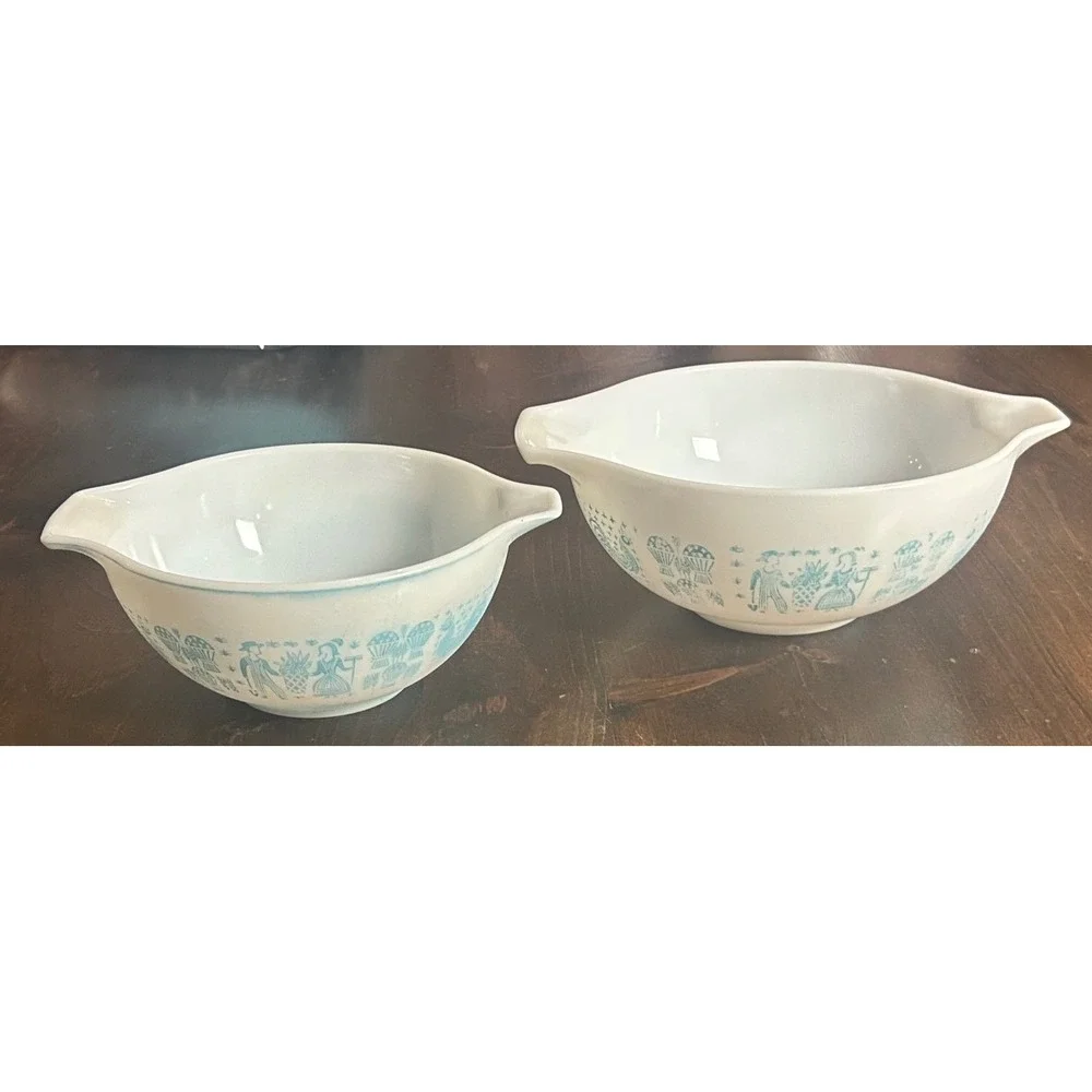 Vintage Pyrex Butterprint Amish Mixing Bowls 2pc Matching Set Cinderella 441 443